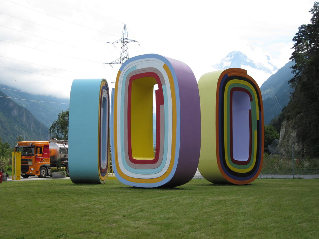 2010, Beton, gegossen und beschichtet mit Sikagard Elastic, ca. 500 × 300 × 125cm