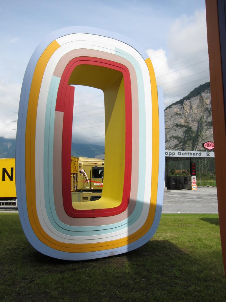 2010, Beton, gegossen und beschichtet mit Sikagard Elastic, ca. 500 × 300 × 125cm