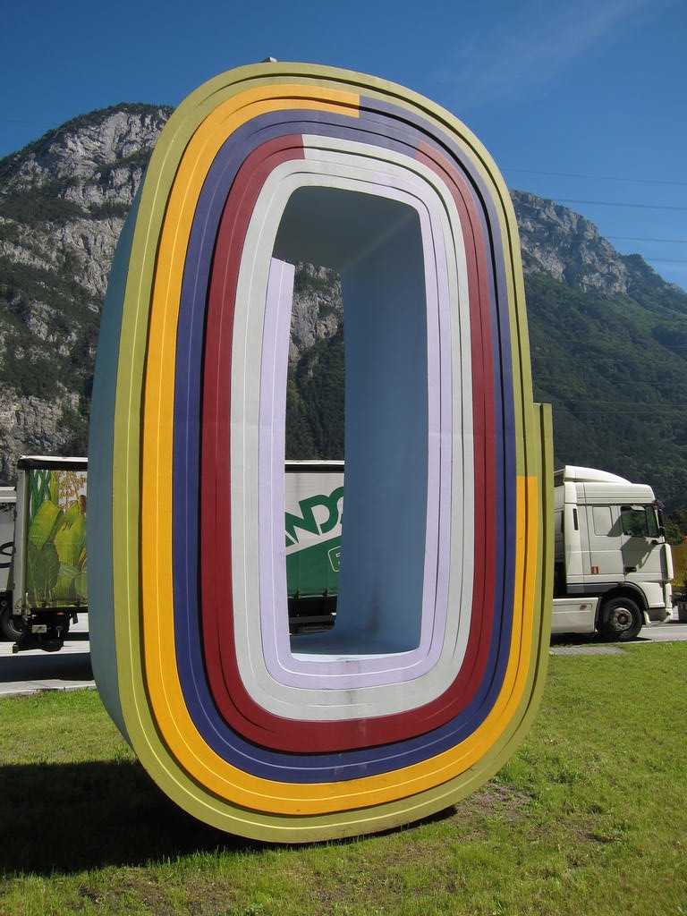 2010, Beton, gegossen und beschichtet mit Sikagard Elastic, ca. 500 × 300 × 125cm