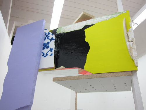 2010, Acryl und Dispersion auf Spanplatte, Papier und PU-Schaum, Wachs,
386 × 170 × 133 cm